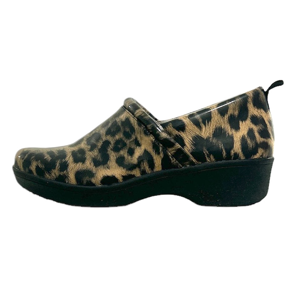 CAVVELL Women's Comfort Memory Foam Clogs