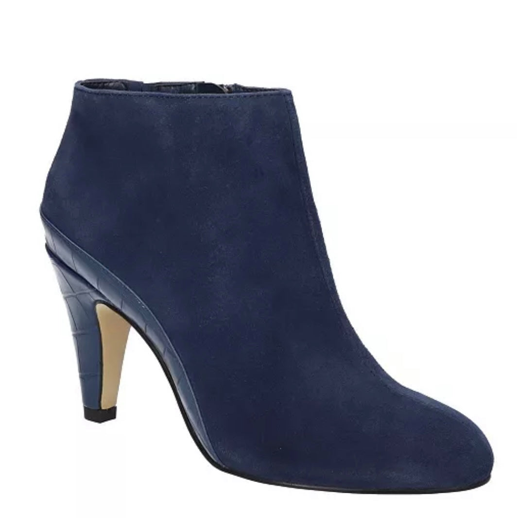 BRENNAN Navy Dress Heels Size 11 Wide Almond Toe Booties Women's Ankle Boots