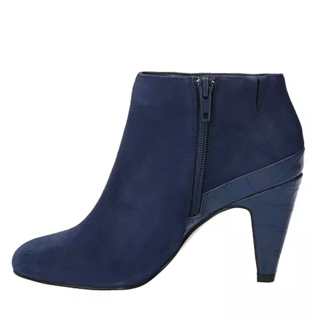 BRENNAN Navy Dress Heels Size 11 Wide Almond Toe Booties Women's Ankle Boots