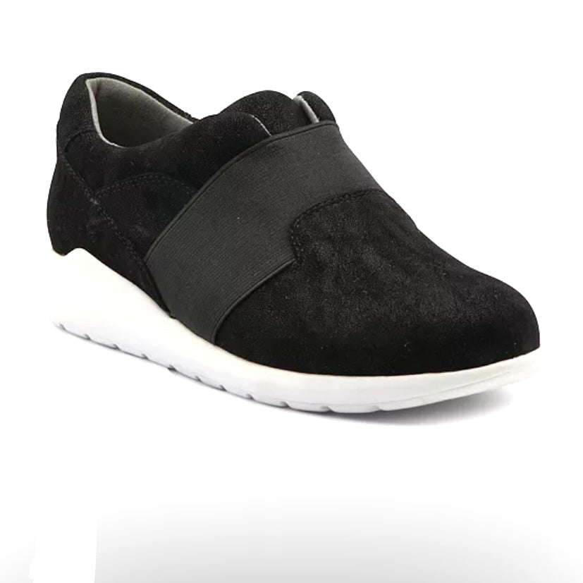 WANDER Comfort Black Slip On Round Toe Women's Sneakers