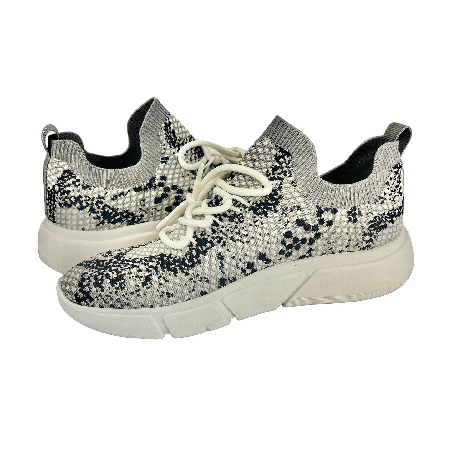 AMBLA Comfort Knit Lace Up Round Toe Size 6.5 Women's Athletic Sneakers