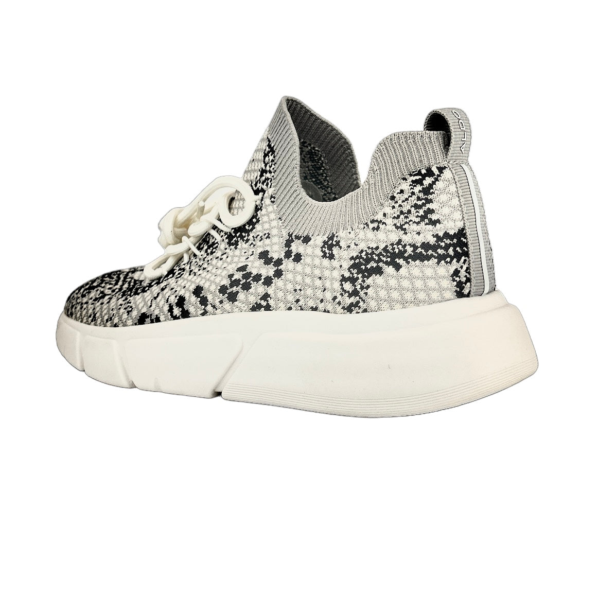 AMBLA Comfort Knit Lace Up Round Toe Size 6.5 Women's Athletic Sneakers