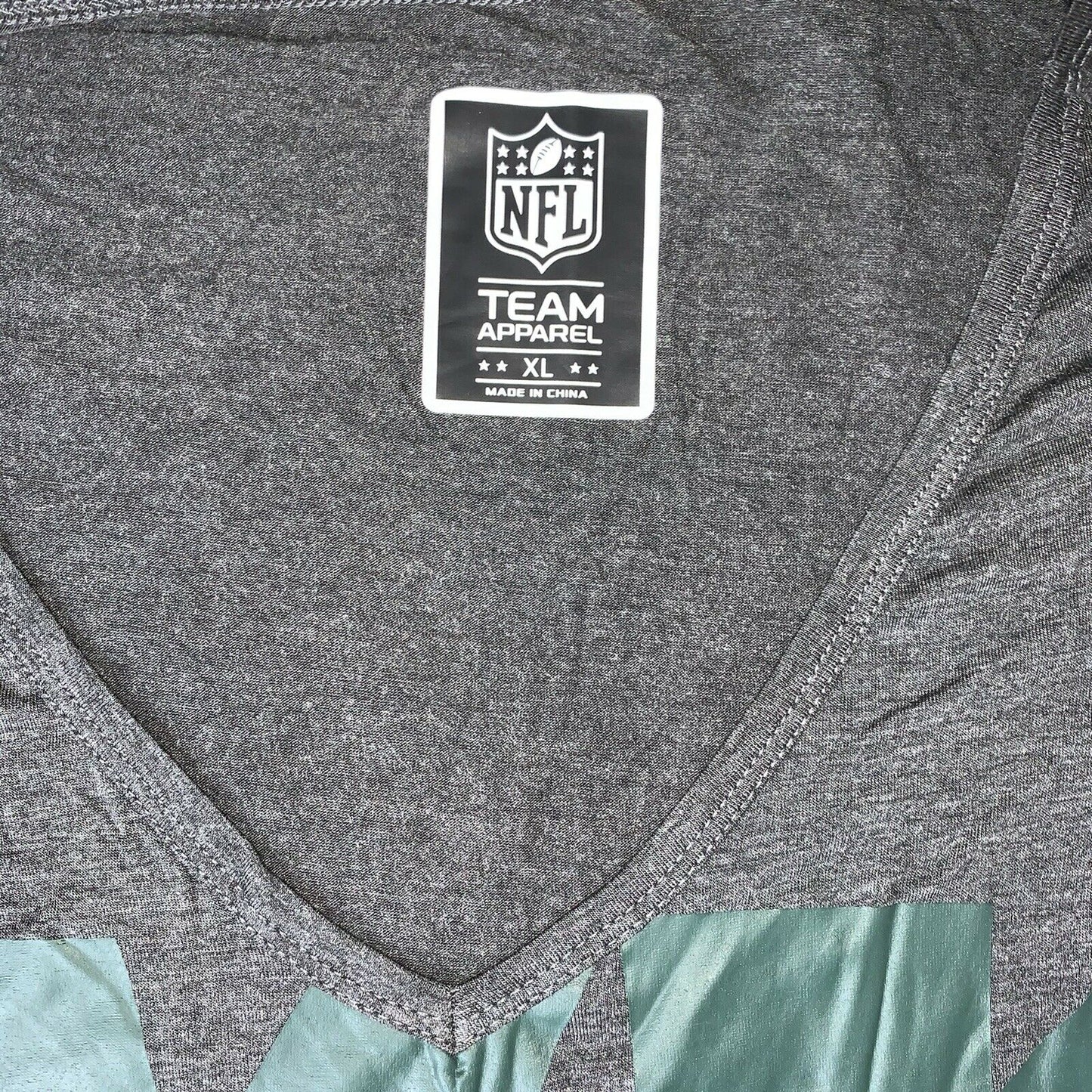 NFL Team apparel Womens T-Shirt V-Neck Size XL. - Fannetti Boutique