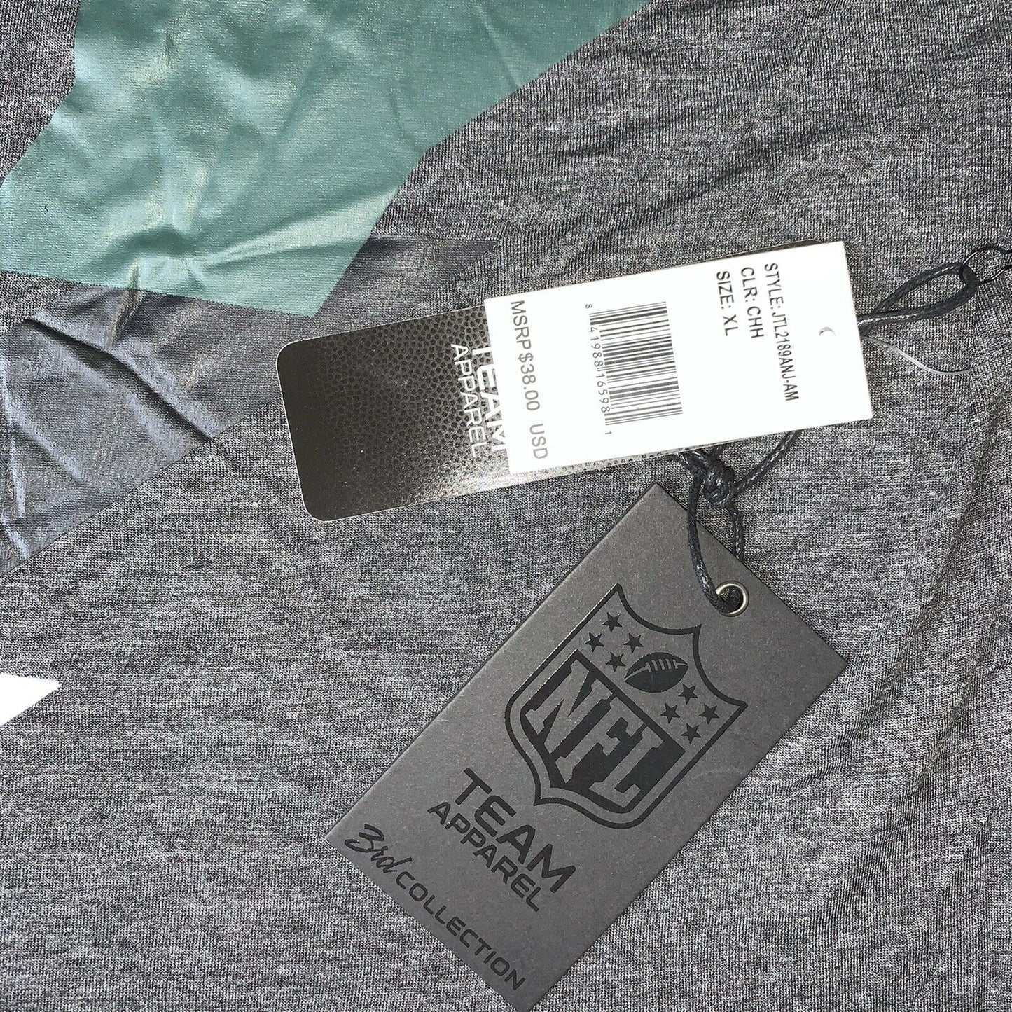 NFL Team apparel Womens T-Shirt V-Neck Size XL. - Fannetti Boutique