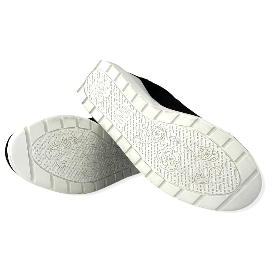 WANDER Comfort Black Slip On Round Toe Women's Sneakers