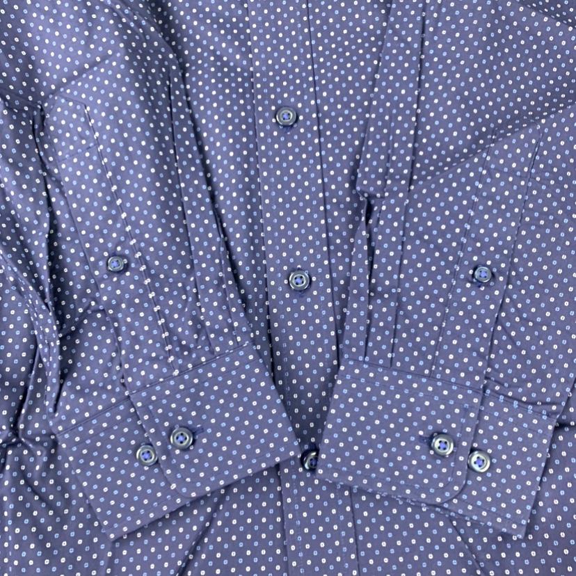 Classic Fit Long Sleeve Men's Button-Down Shirt