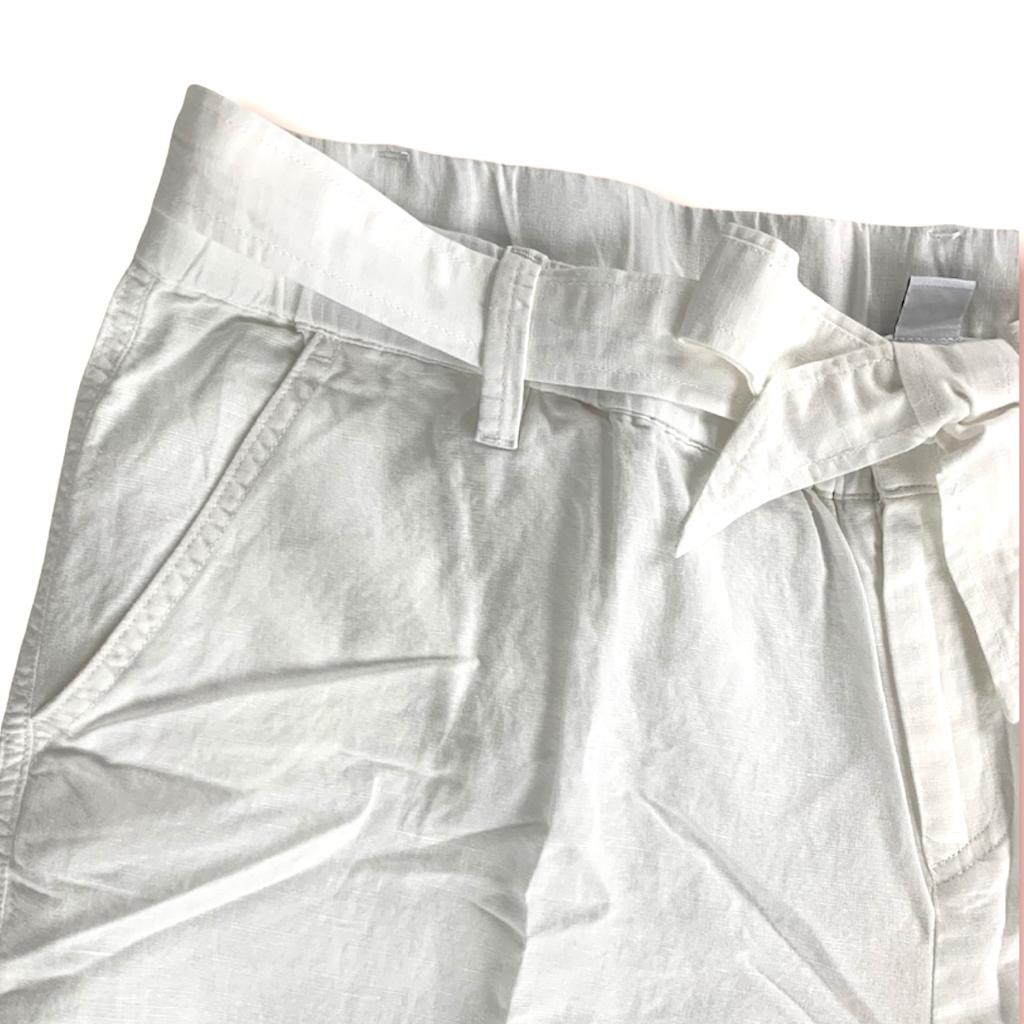 Women's White Cropped Capri Pants