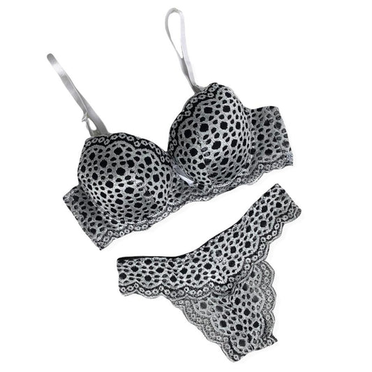 Julexy Lace Set Bra/Pantie Thong/String Black/White Women's Intimates